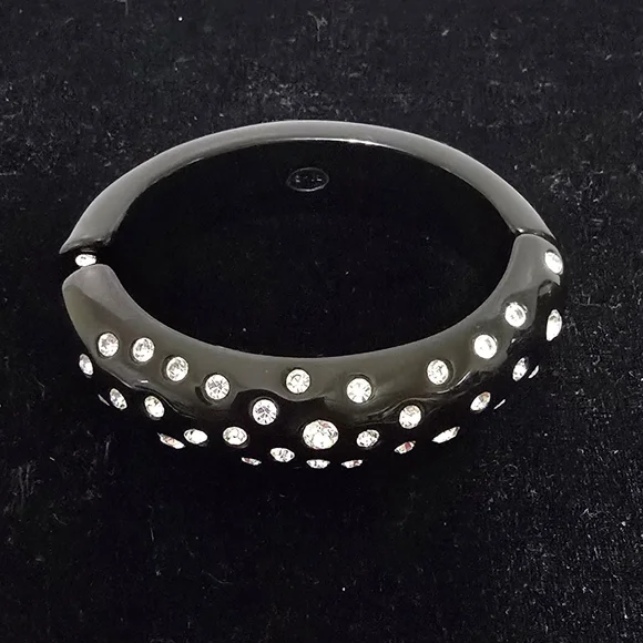 Vtg Kenneth Jay Lane Black Ova Lucite Hinged Bracelet W/Clear Crystal Rhinestone - Picture 8 of 8